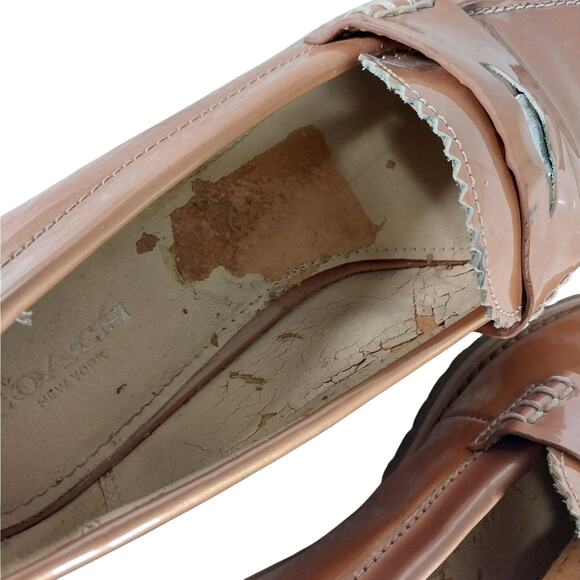 COACH! CHIC COPPERY BEIGE PATENT LEATHER RUBBER TREAD PENNY LOAFERS! SZ 8.5M - Picture 12 of 13